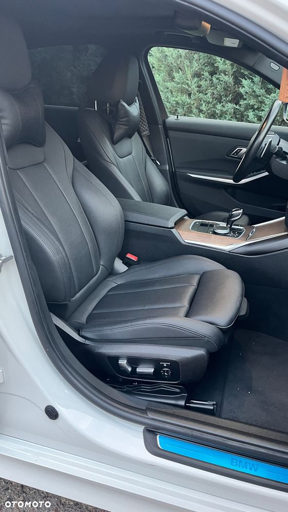 BMW Seria 3 330i Sport Line - 17