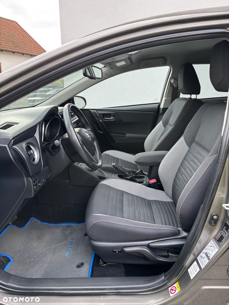 Toyota Auris 1.8 HSD Prestige NAVI - 23