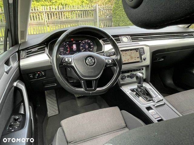 Volkswagen Passat 1.8 TSI (BlueMotion Technology) DSG Comfortline - 12
