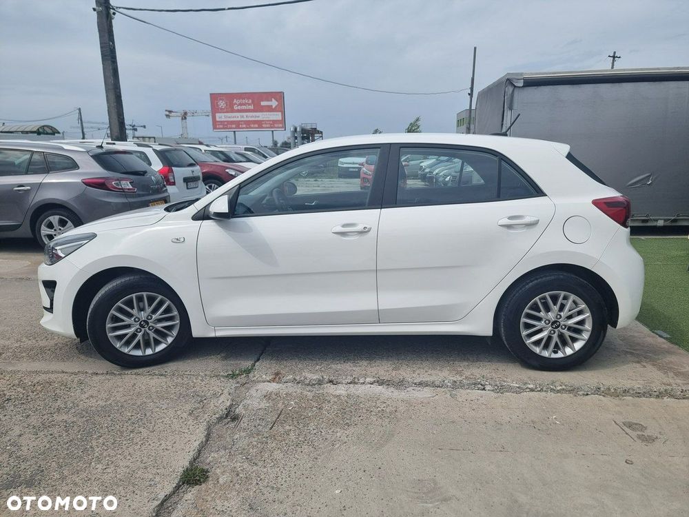 Kia Rio - 8