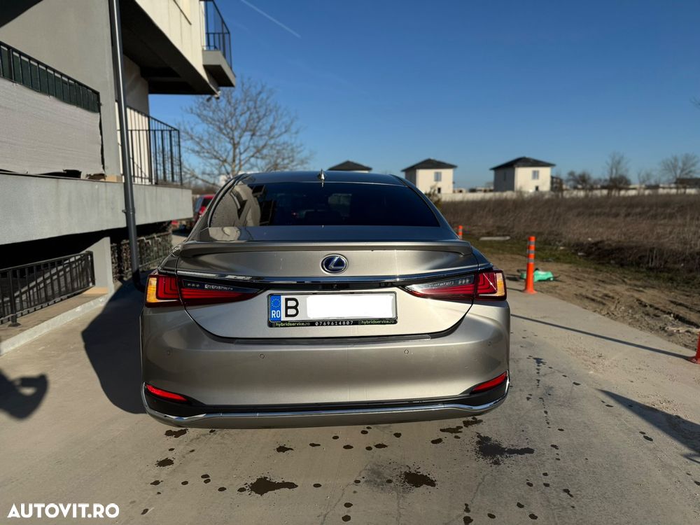 Lexus Seria ES 300h Executive - 32