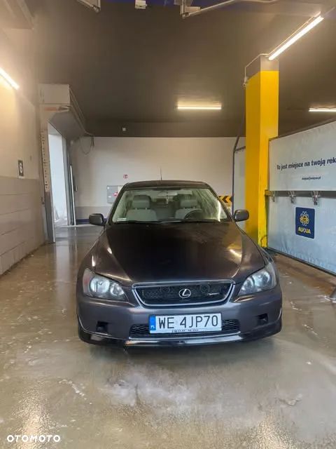 Lexus IS 200 Elegance - 2