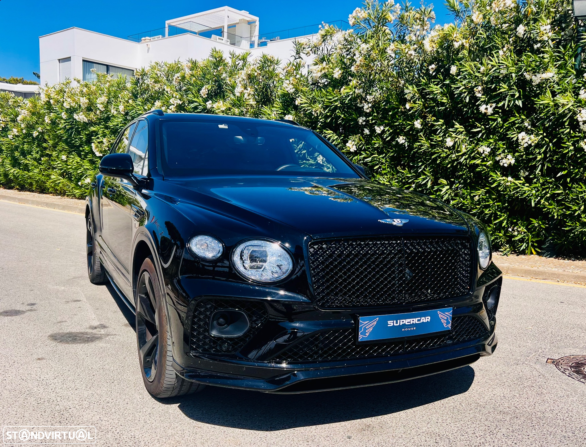 Bentley Bentayga - 2