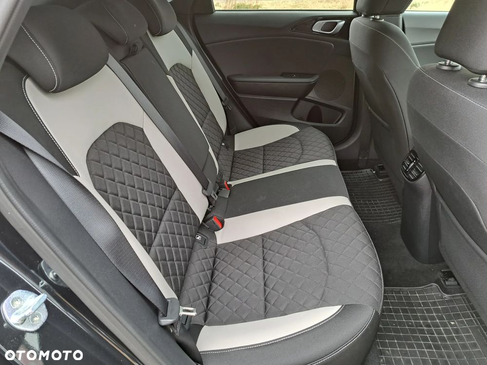 Kia ProCeed 1.5 T-GDI GT Line - 23