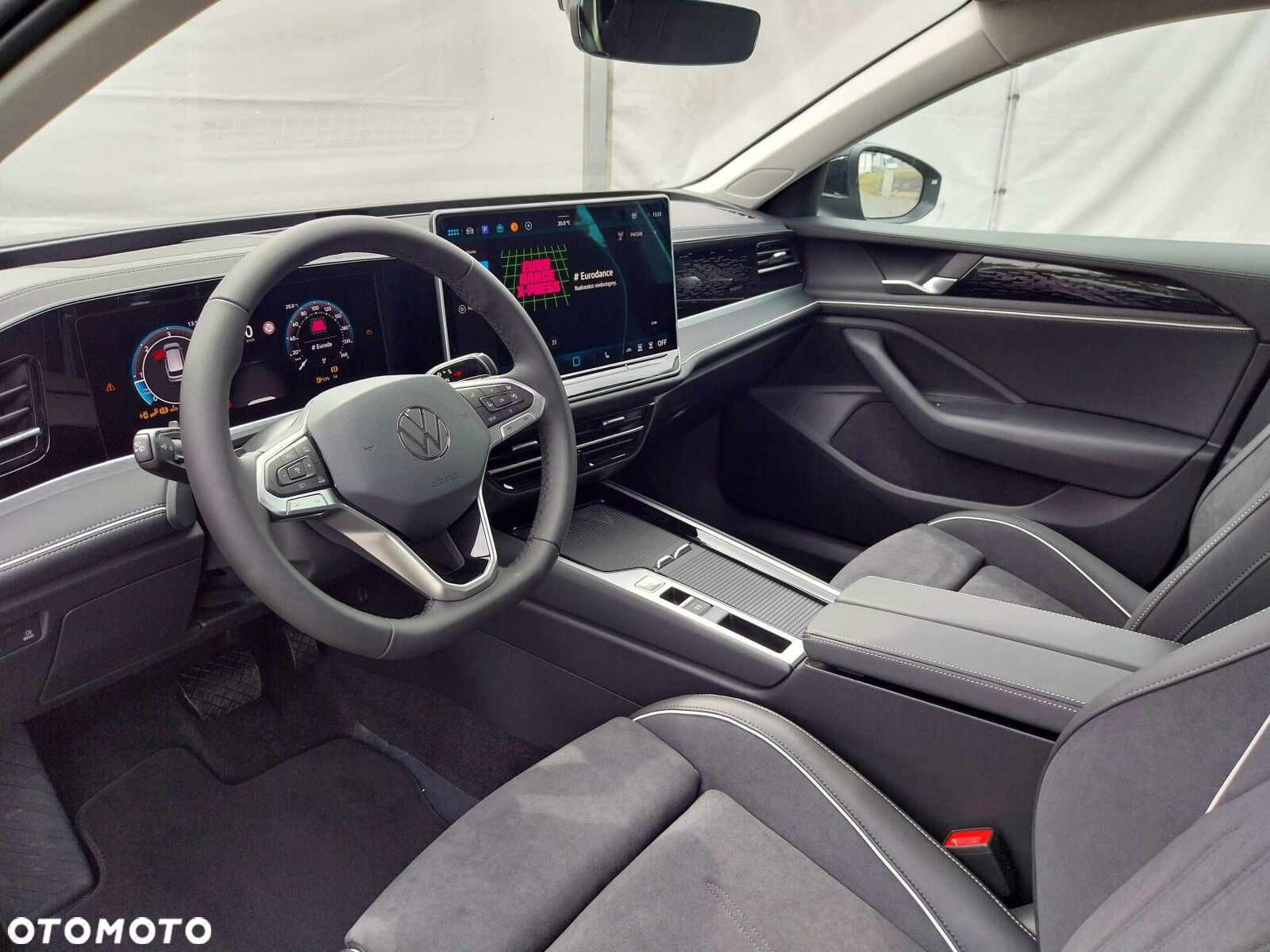 Volkswagen Passat - 13