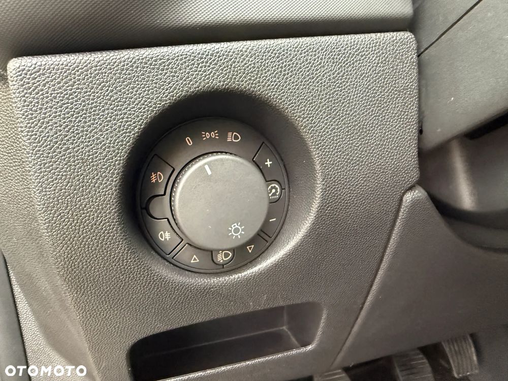 Opel Corsa 1.4 16V Innovation - 28