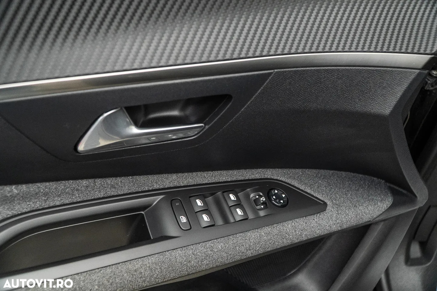 Peugeot 3008 PureTech 130 Stop & Start GPF EAT8 Allure - 24