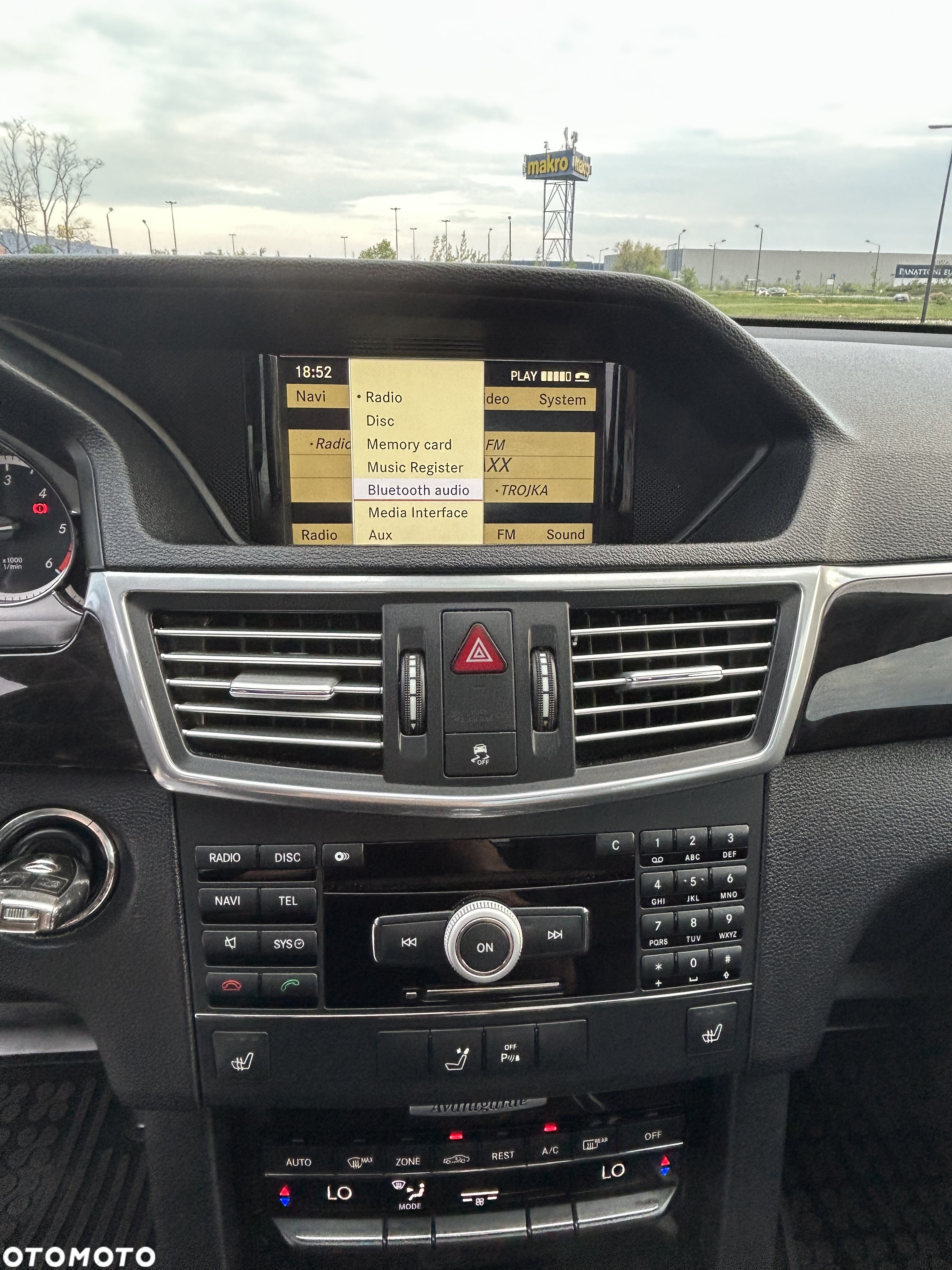 Mercedes-Benz Klasa E 350 CDI BlueEff Avantgarde - 31