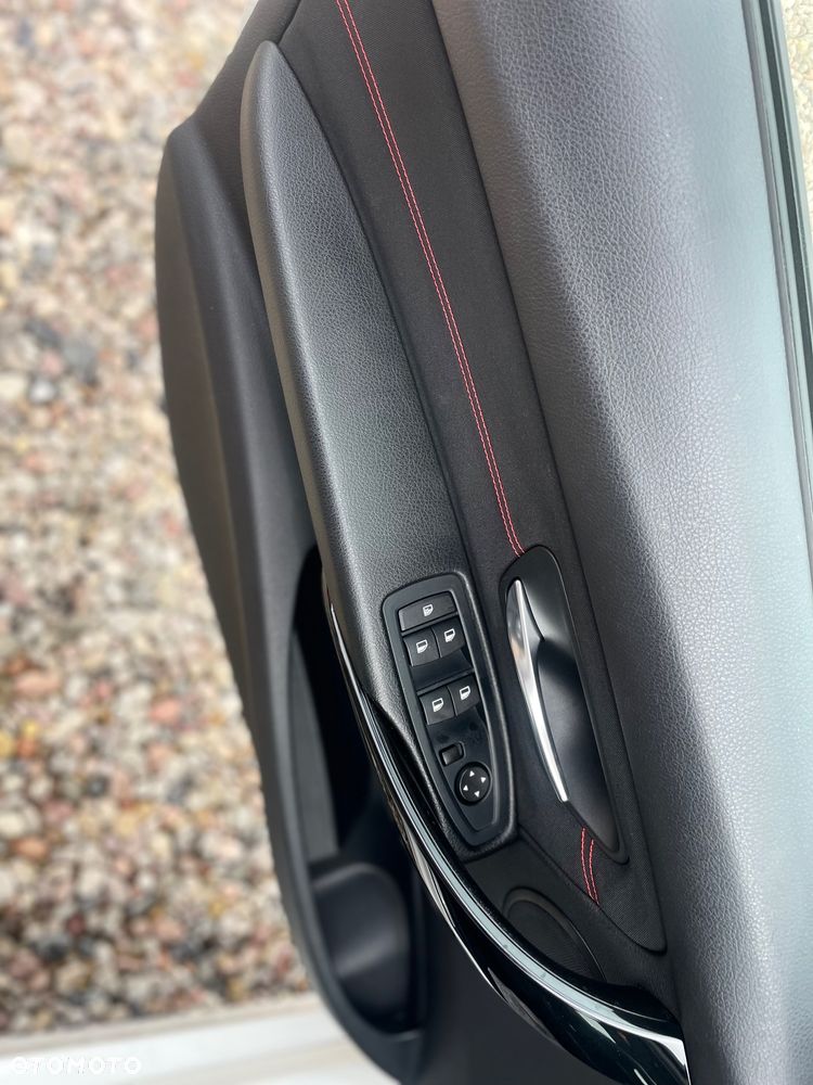 BMW Seria 3 318d DPF Edition Sport - 16