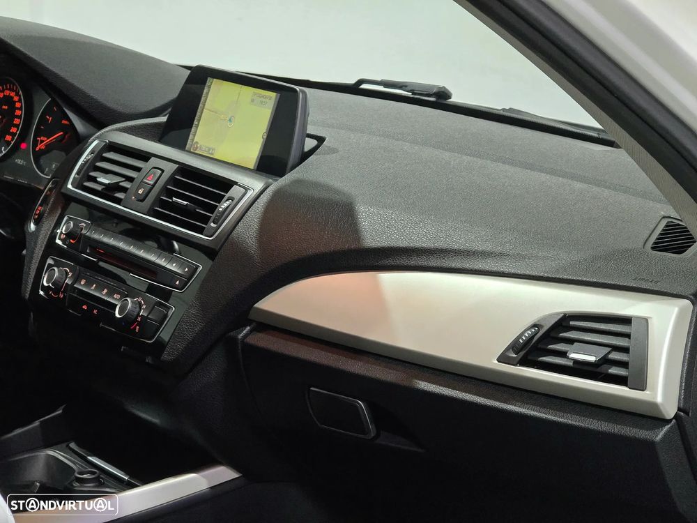 BMW 116 d Pack M - 38