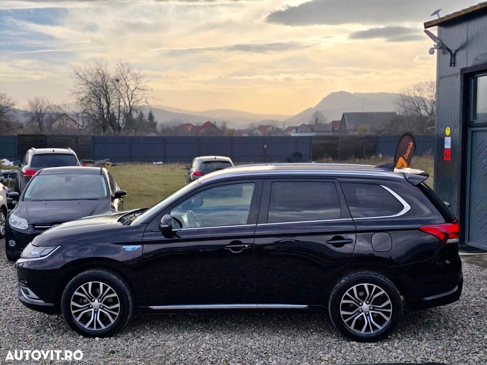 Mitsubishi Outlander PHEV 2.4 L 4X4 Instyle+ - 5