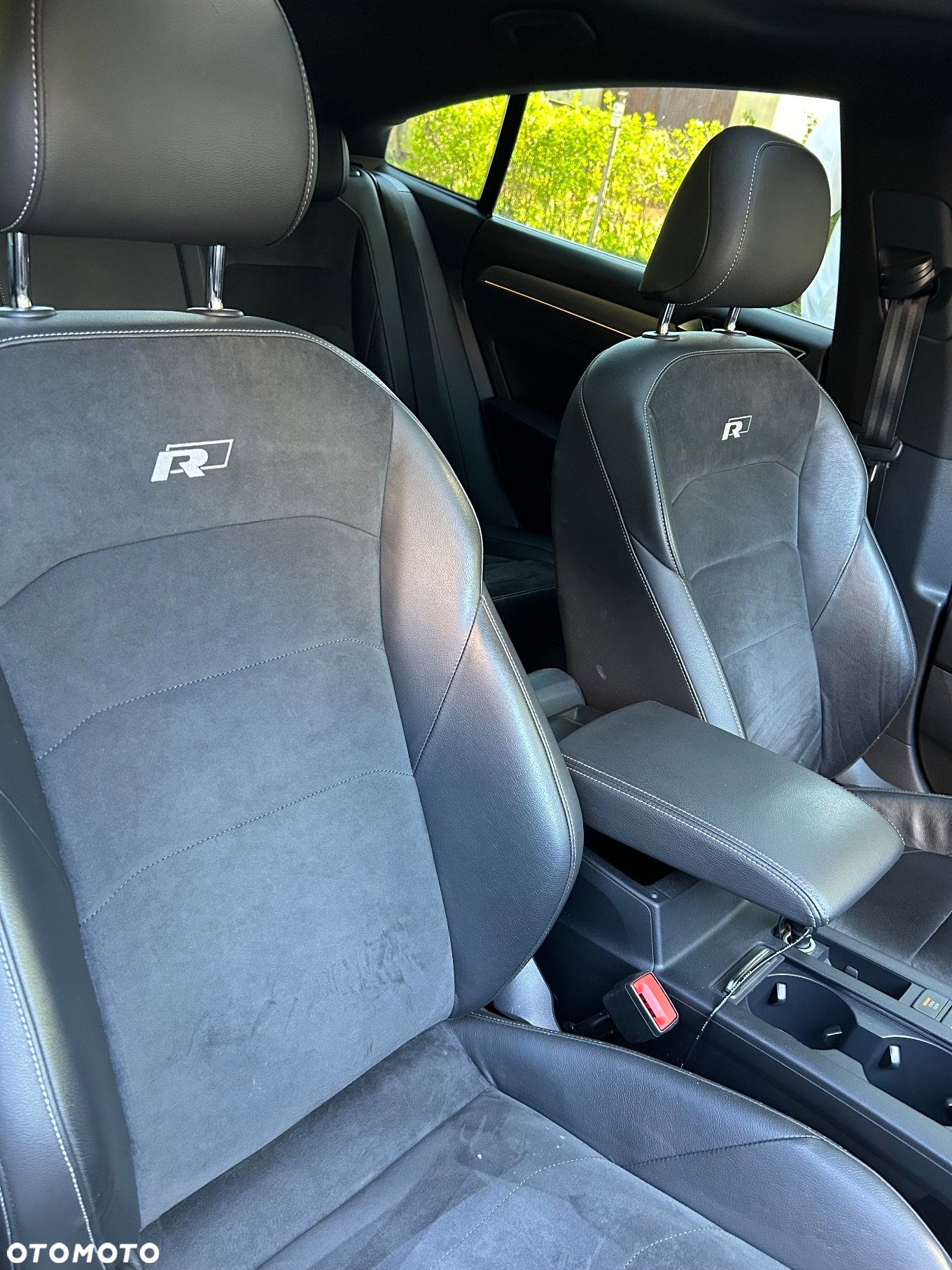 Volkswagen Arteon 2.0 TDI Bi-Turbo SCR 4Mot R-Line Edition DSG - 25