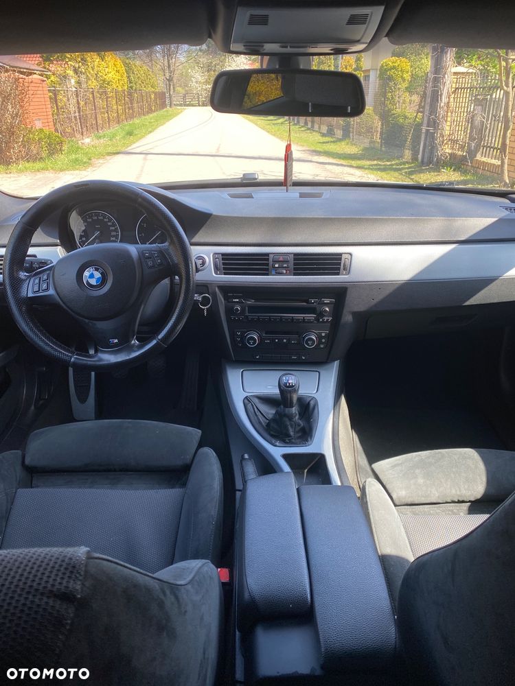 BMW Seria 3 320i - 5