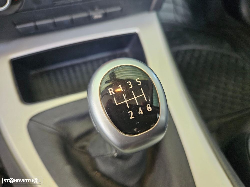 BMW 318 d LifeStyle - 37