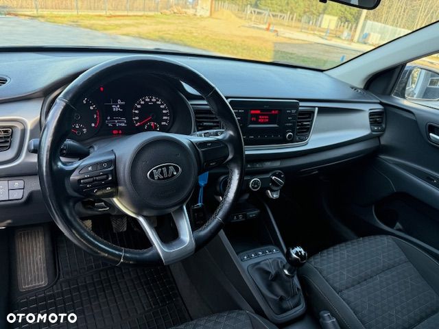 Kia Rio 1.2 L - 8