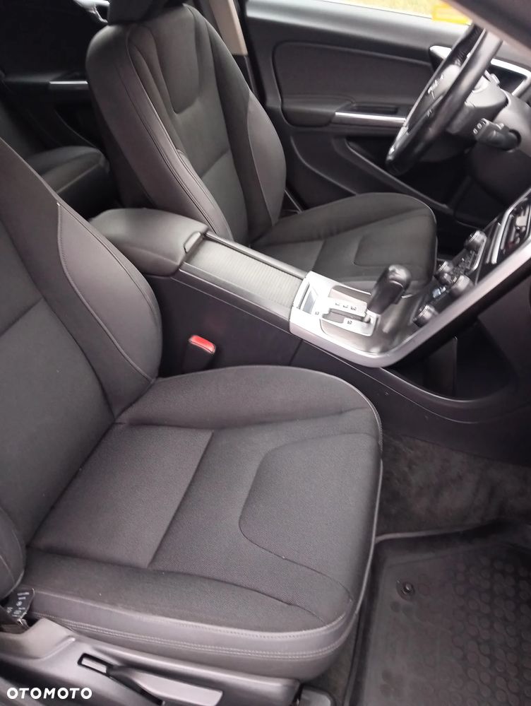 Volvo V60 - 13