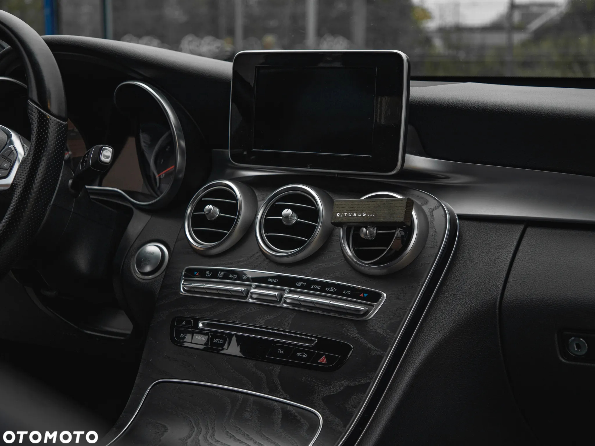 Mercedes-Benz Klasa C 250 9G-TRONIC - 25