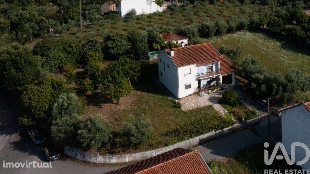 Casa de Campo T3 em Lousã e Vilarinho de 305,00 m2 - Grande imagem: 2/26