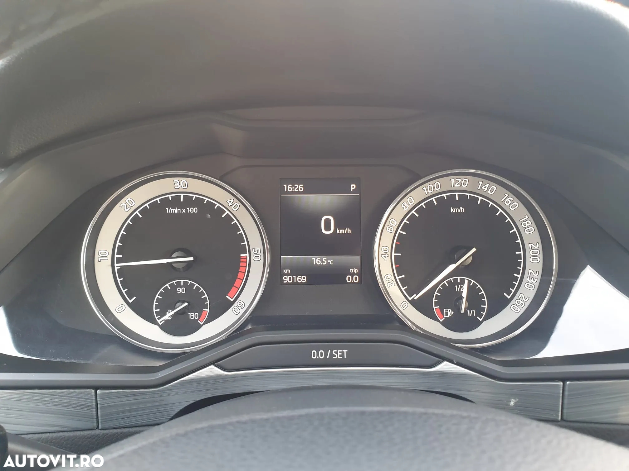 Skoda Superb 2.0 TDI DSG Ambition - 34