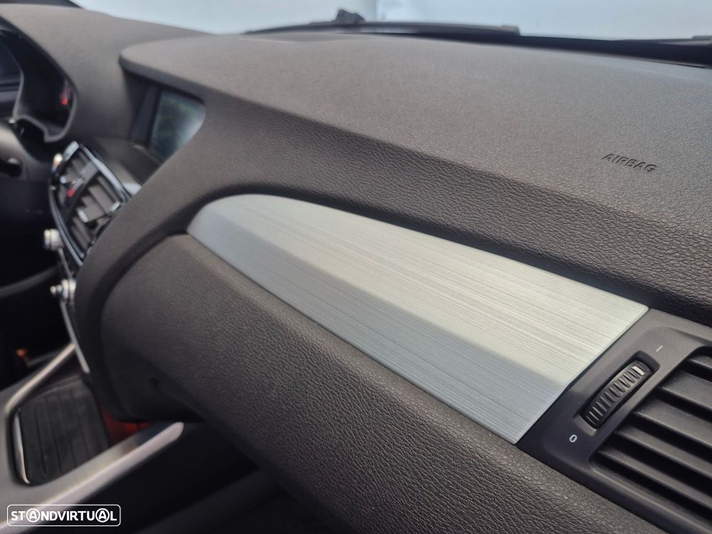 BMW X3 20 d xDrive xLine Auto — fotografia 27