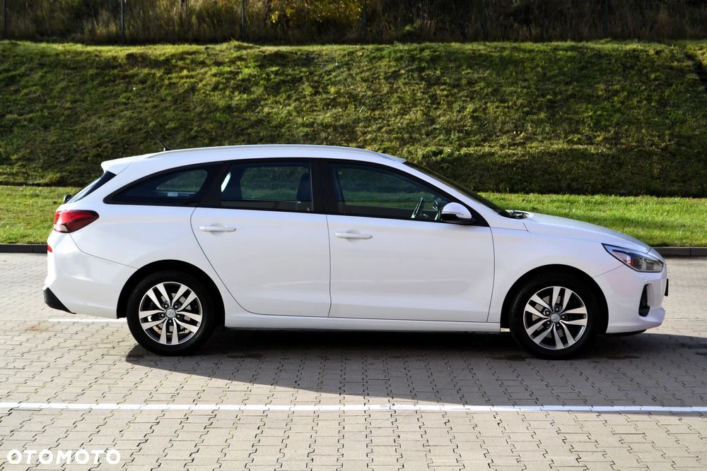 Hyundai i30 1.6 D Comfort - 27