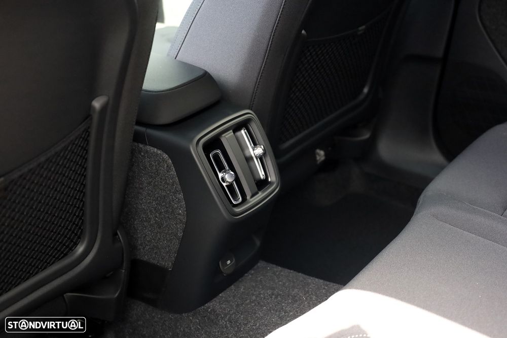 Volvo EX40 82 kWh Single Motor Extended Range Core - 17