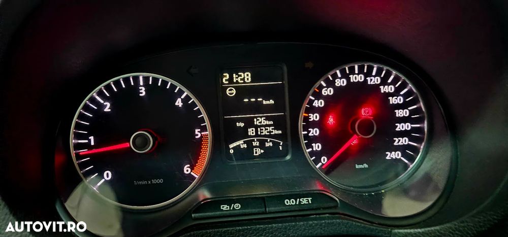 Volkswagen Polo 1.6 TDI Blue Motion Technology Trendline - 8