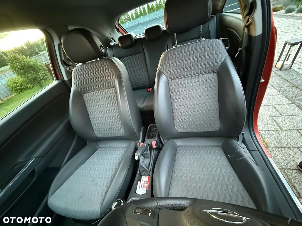 Opel Corsa 1.4 16V Cosmo - 3