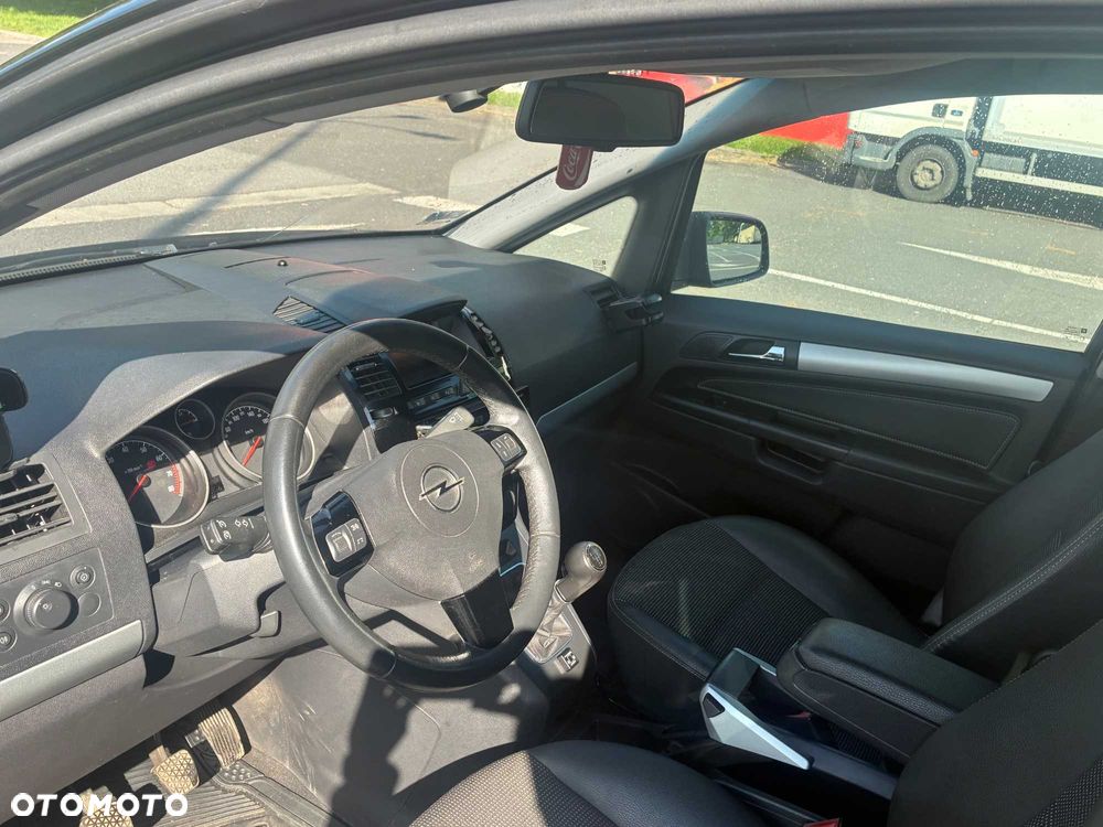 Opel Zafira - 4