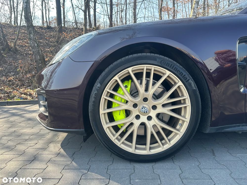 Porsche Panamera 4 E-Hybrid Platinum Edition - 12