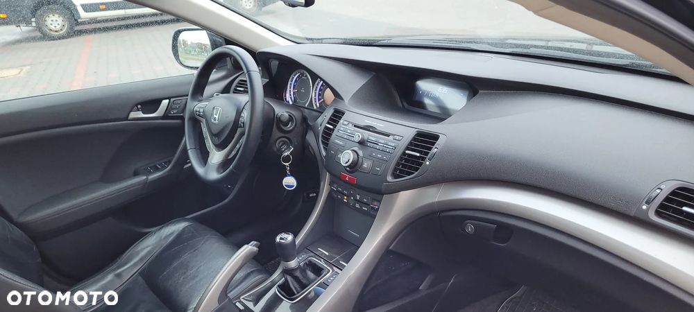Honda Accord 2.0 Executive - 12