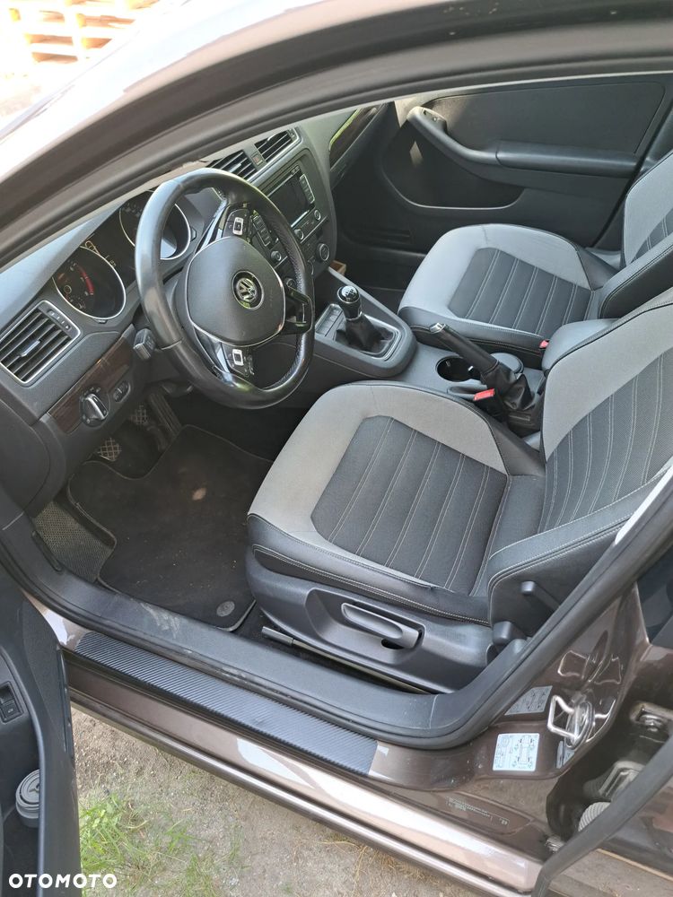 Volkswagen Jetta 1.2 TSI BlueMotion Technology Trendline - 2