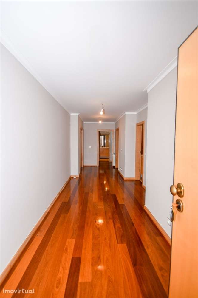 T3 | 1ª linha de mar, para arrendamento, em Matosinhos Sul | Em frente - Grande imagem: 4/23