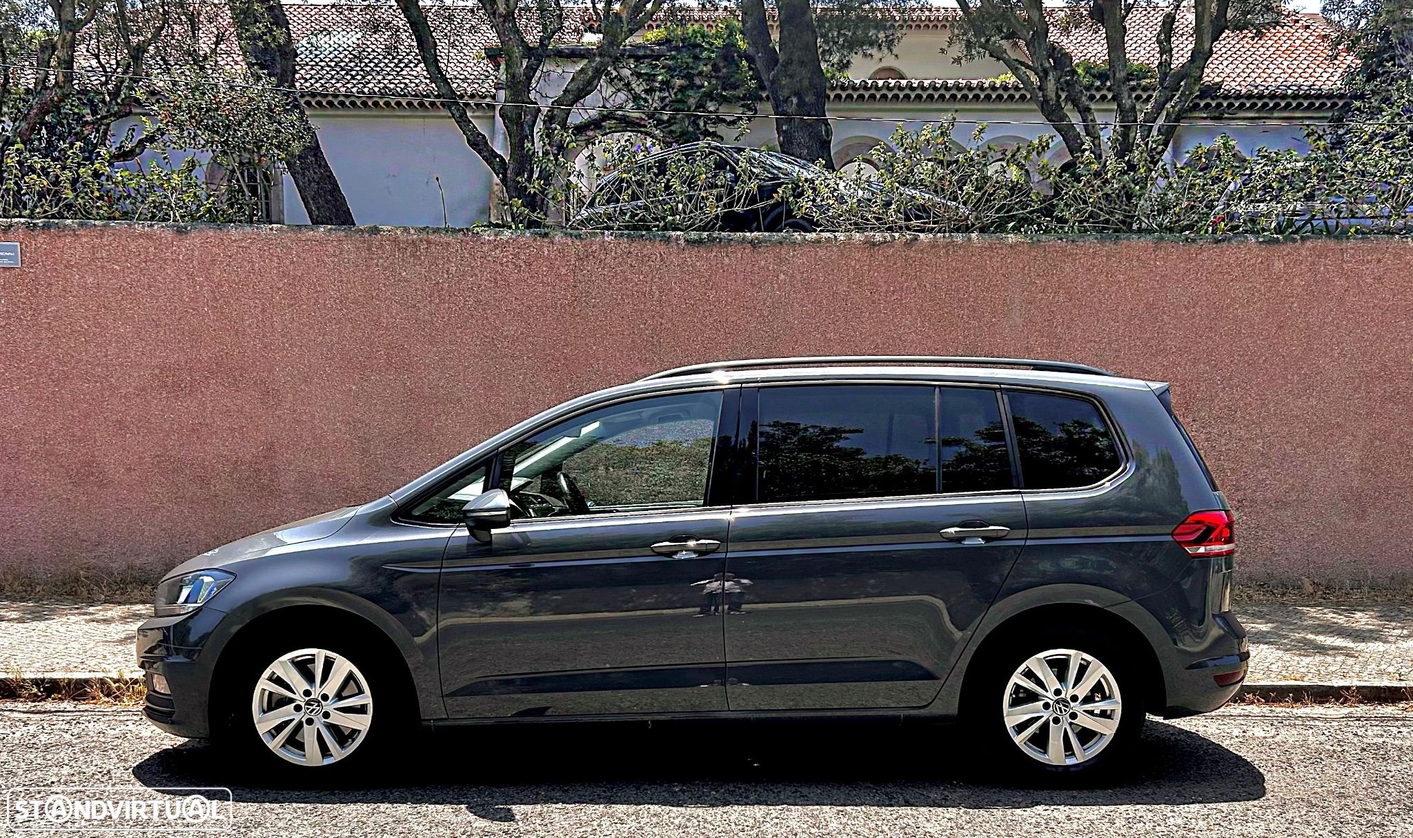VW Touran 2.0 TDI Confortline - 1