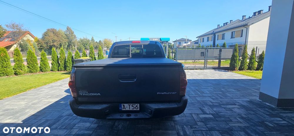 Toyota Tacoma - 11