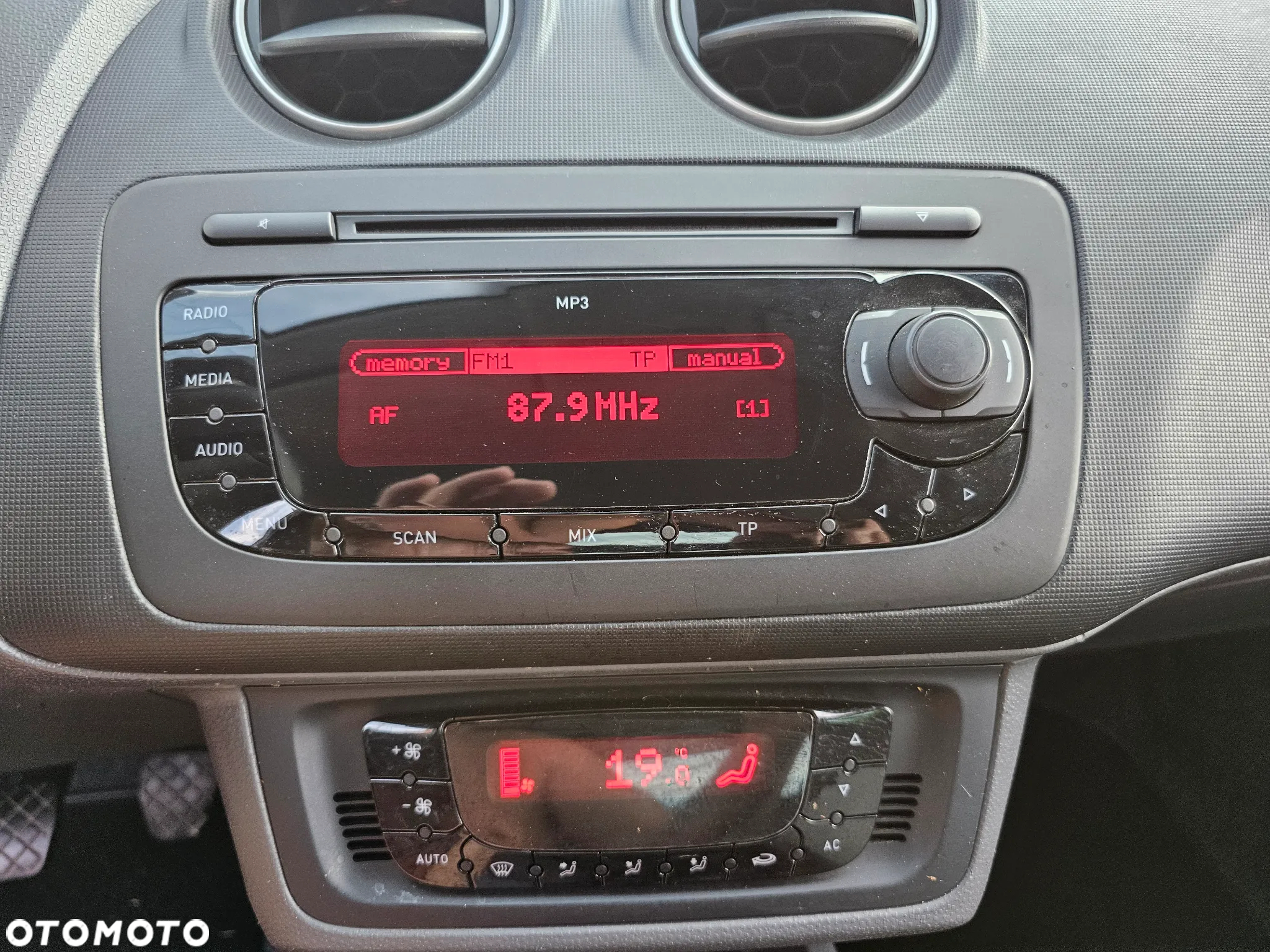 Seat Ibiza 1.4 16V Reference - 16