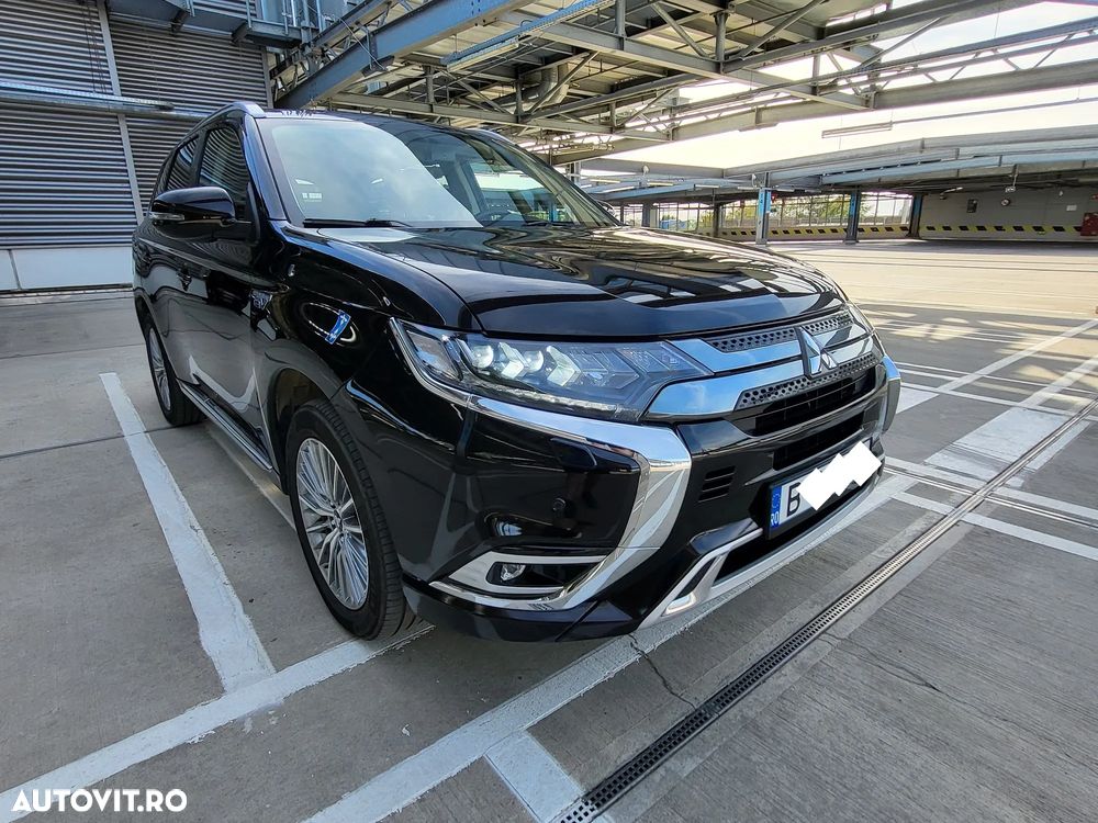 Mitsubishi Outlander PHEV 2.4 L 4X4 Instyle - 2