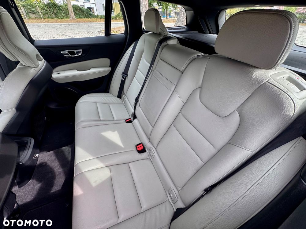 Volvo V60 D3 Momentum Pro - 36