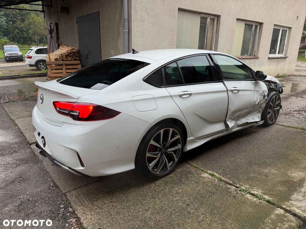 Opel Insignia 2.0 T 4x4 GSi S&S - 12