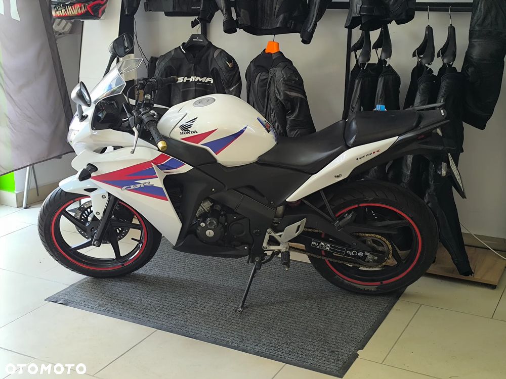 Honda CBR - 4