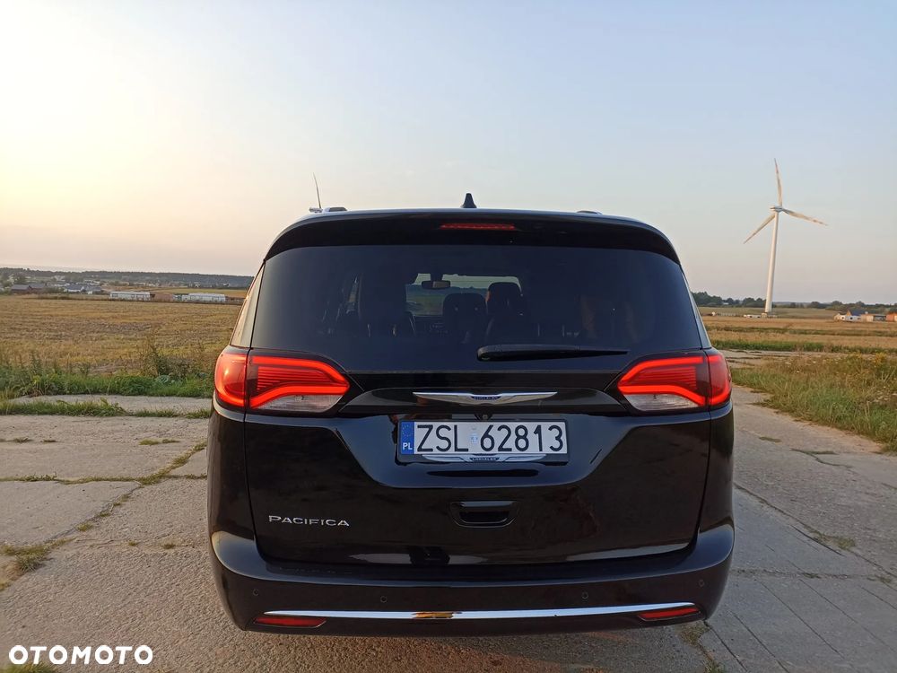 Chrysler Pacifica - 16