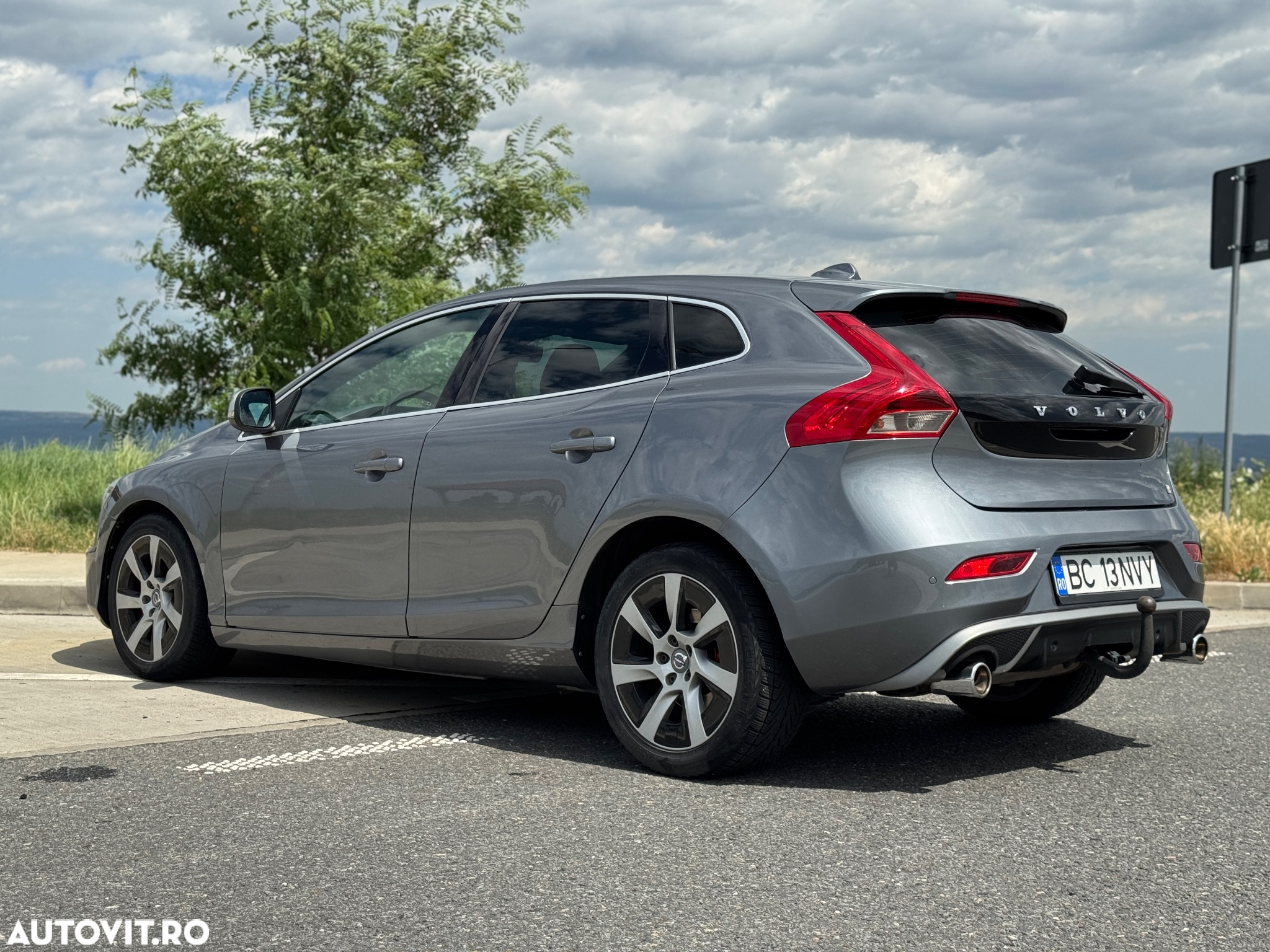 Volvo V40 D3 Geartronic R Design - 3