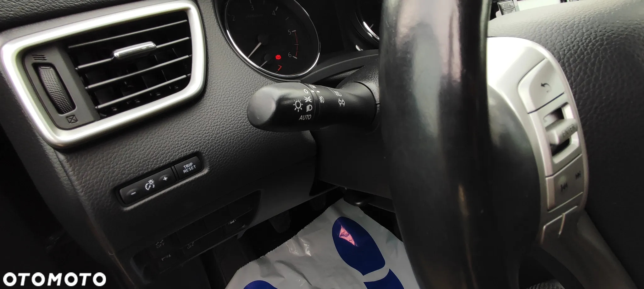 Nissan Qashqai - 25