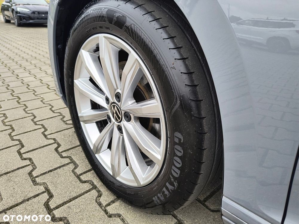 Volkswagen Passat - 9