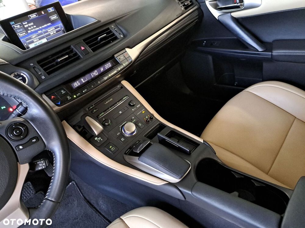 Lexus CT 200h Prestige - 30