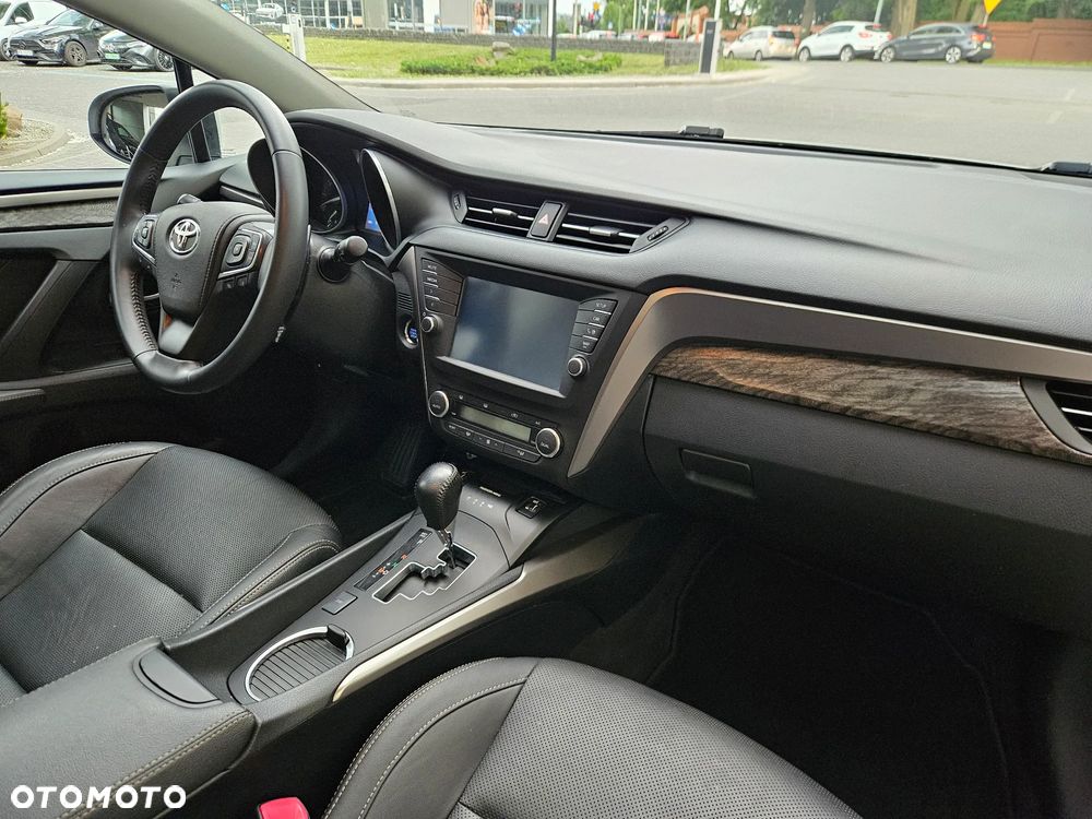 Toyota Avensis 1.8 Prestige MS - 12