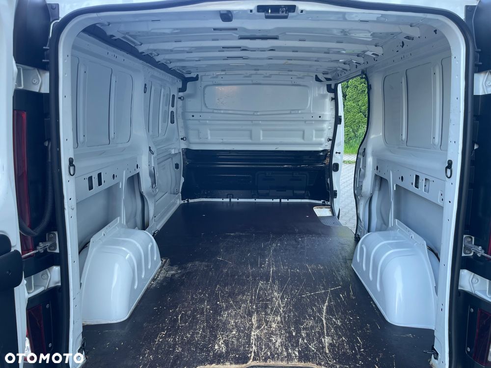 Renault Trafic Long L2H1 Vivaro Talento Custom Expert Boxer Nv 300 - 12
