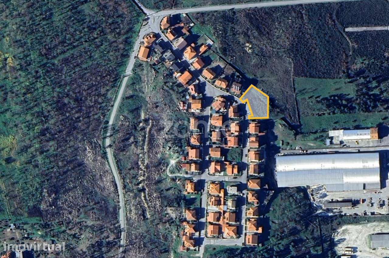 Terreno Urbano com 1220 m² em Almeidinha, Mangualde