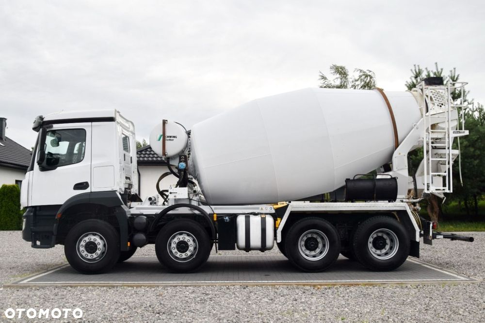 Mercedes-Benz Arocs 3243 - 8
