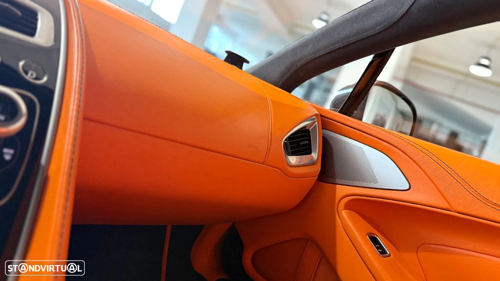 Aston Martin Vanquish Touchtronic 2 - 24